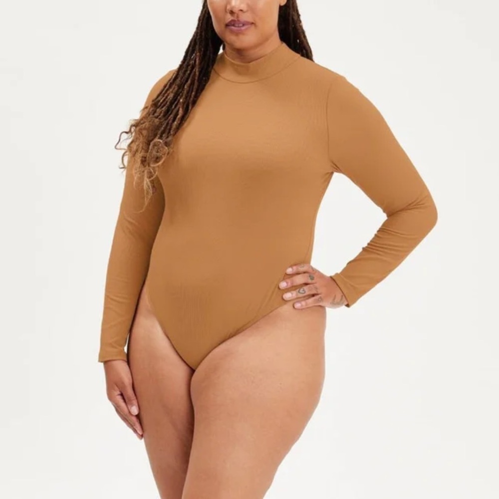 Girlfriend Collective Vivien Mock Neck Bodysuit in Fawn, size Xl, Brief style